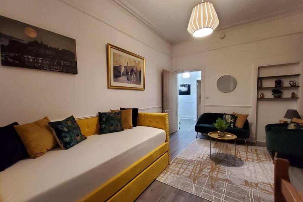 Leith Spectacular Apartment By Sensational Stay Short Lets & Serviced Accommodation With 6 Separate Beds & 2 Baths Эдинбург Экстерьер фото
